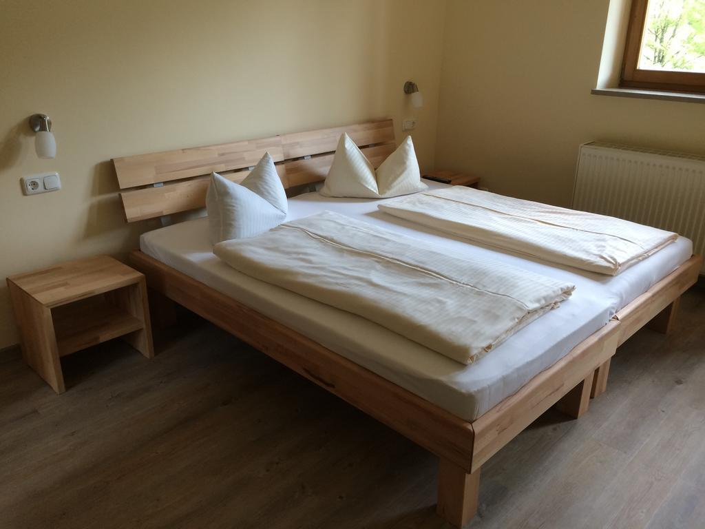 Gästehaus Brandnerhof Garmisch-Partenkirchen Zimmer foto